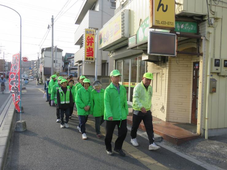 下前町会防犯パトロール風景3