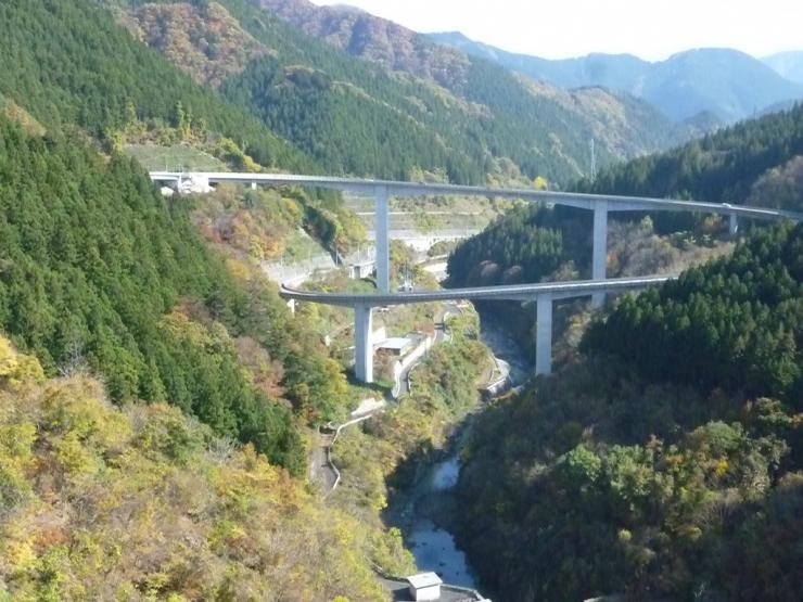 滝沢ダムループ橋