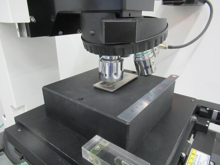 非接触微細形状測定機