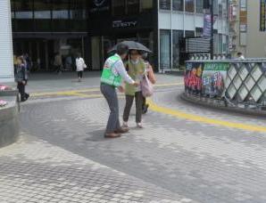 川口駅前振り込め詐欺撲滅キャンペーン風景1