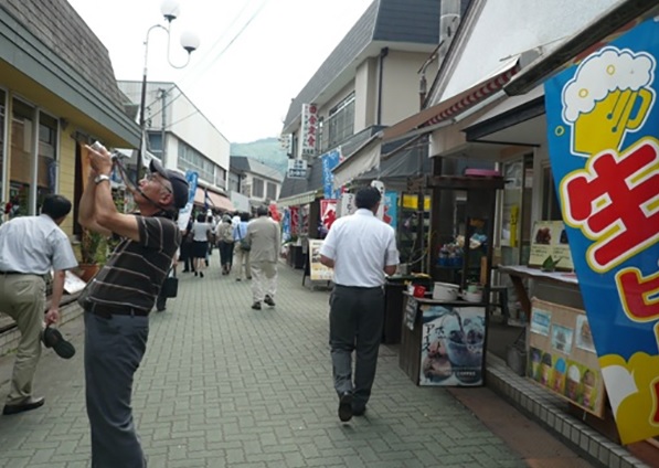 岩畳通り商店街