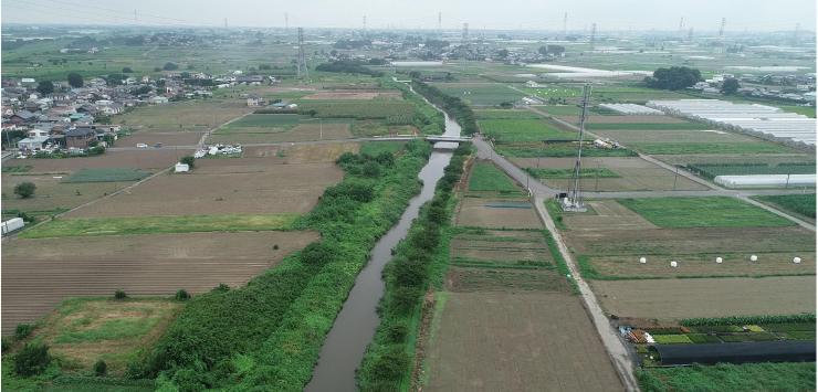 備前渠用水路素掘水路に広がる農地