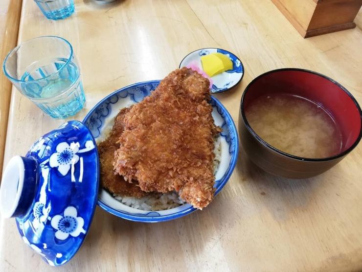 わらじかつ丼