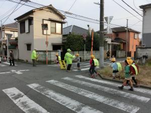 交差点での見守り活動