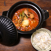 サバ缶とたっぷり野菜のトマト鍋