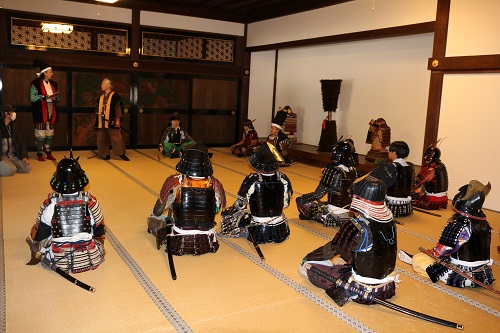 写真：大広間での講義1