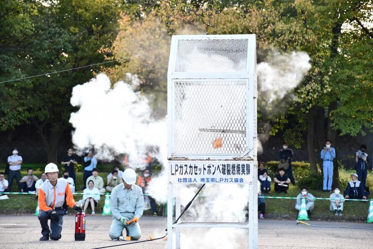 LPガスカセットボンベ破裂実験