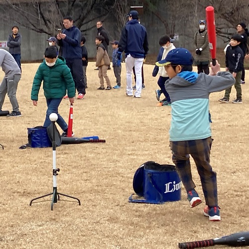 野球の練習をしている写真