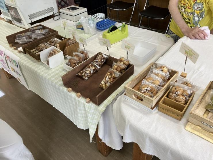 お菓子販売の様子