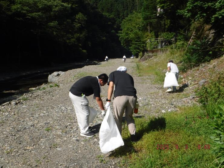 浦山川での清掃