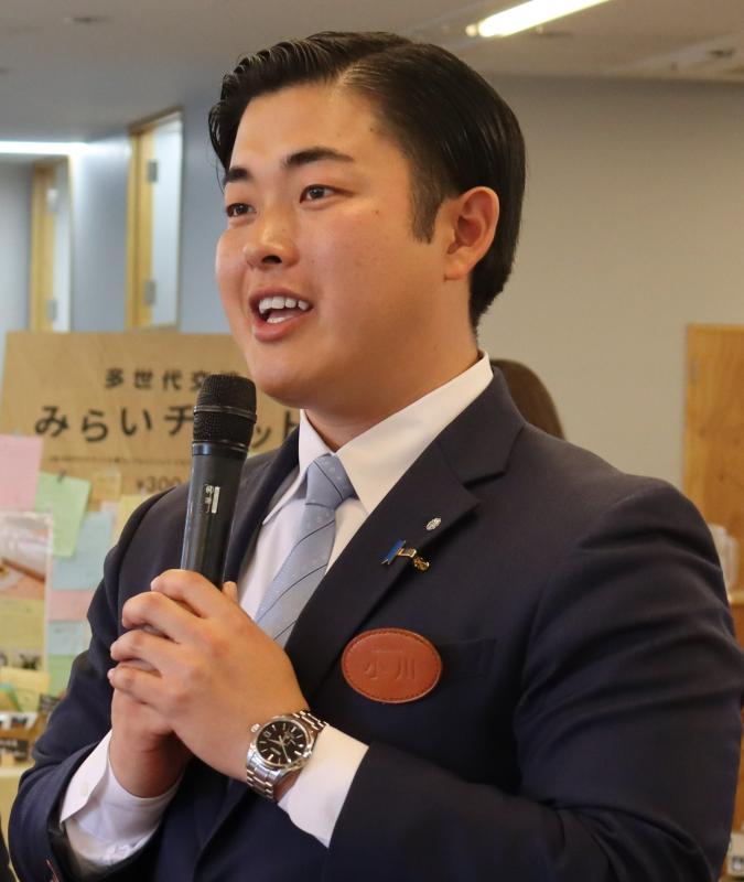 挨拶をする小川町長