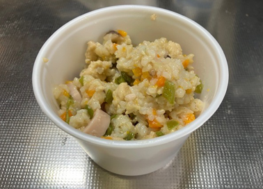 魚肉ソーセージと夏野菜の洋風玄米混ぜごはん