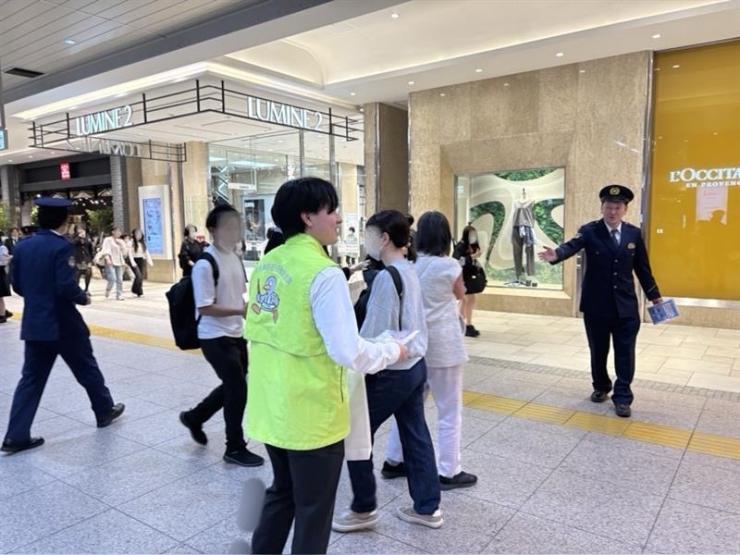 4月22日痴漢撲滅キャンペーンの様子1枚目