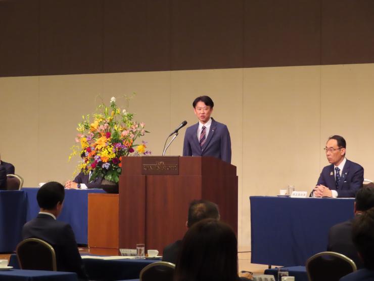 白土幸仁議長の写真