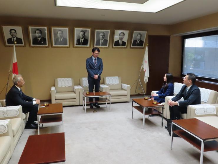 白土幸仁議長の写真