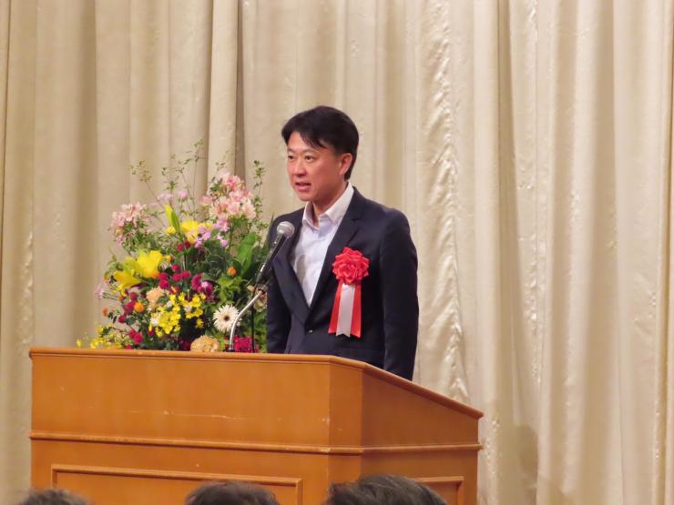 白土幸仁議長の写真