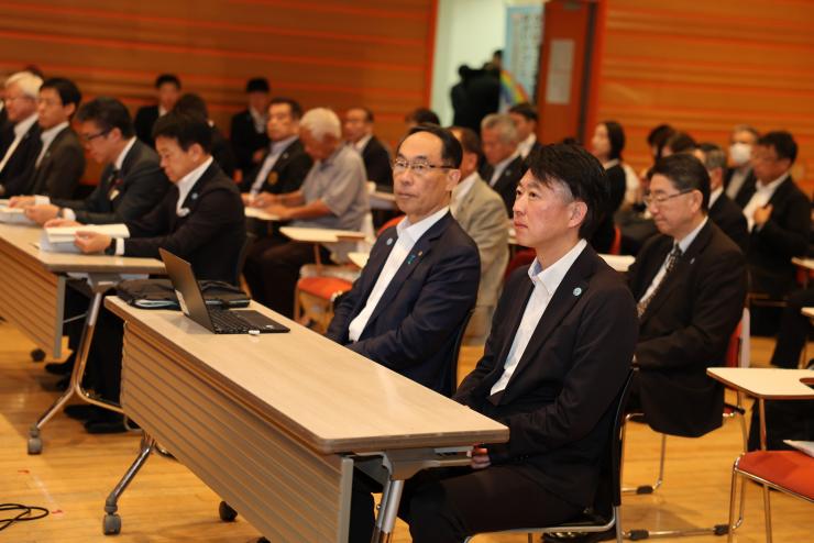 白土幸仁議長の写真