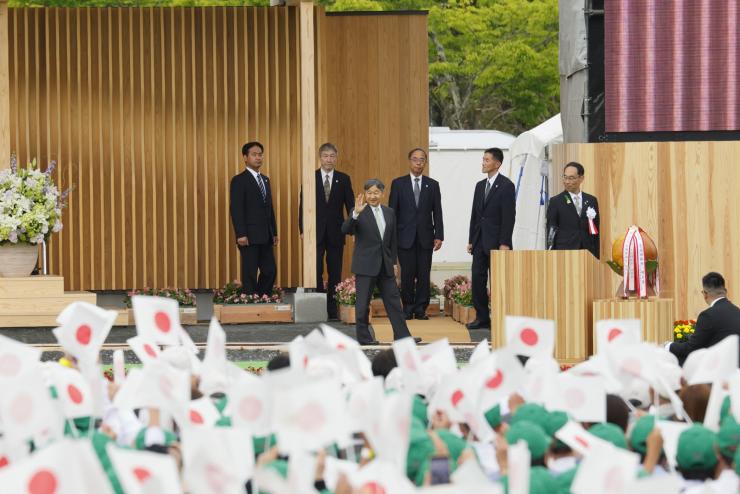 記念式典・天皇陛下御発