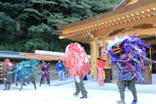 画像：高麗の獅子舞