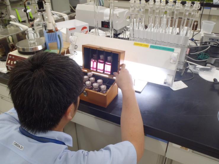 試薬による残留塩素の測定