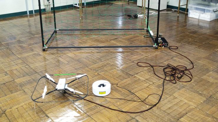 有線ドローン001