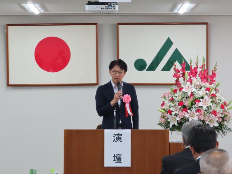 白土幸仁議長の写真