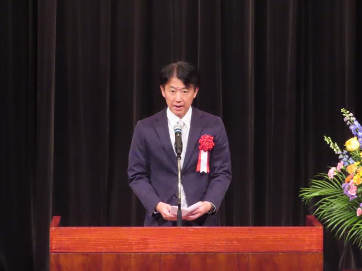 白土幸仁議長の写真