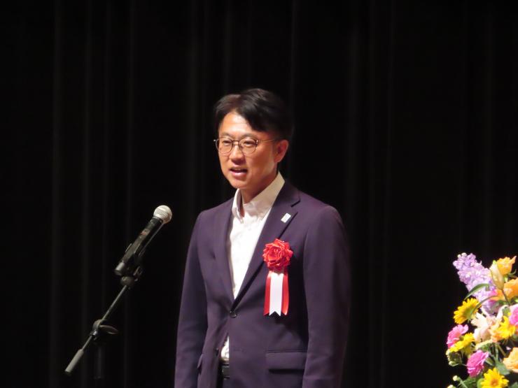 白土幸仁議長の写真