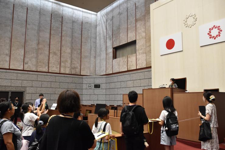 議場見学の様子