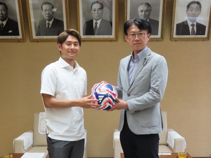 白土幸仁議長の写真