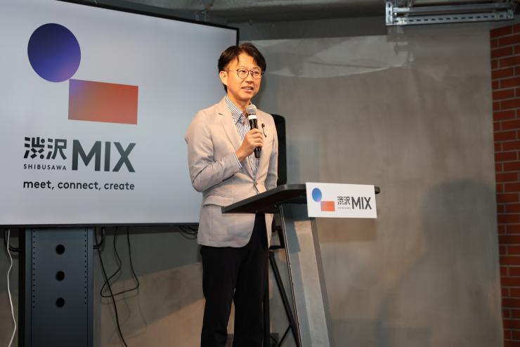 白土幸仁議長の写真