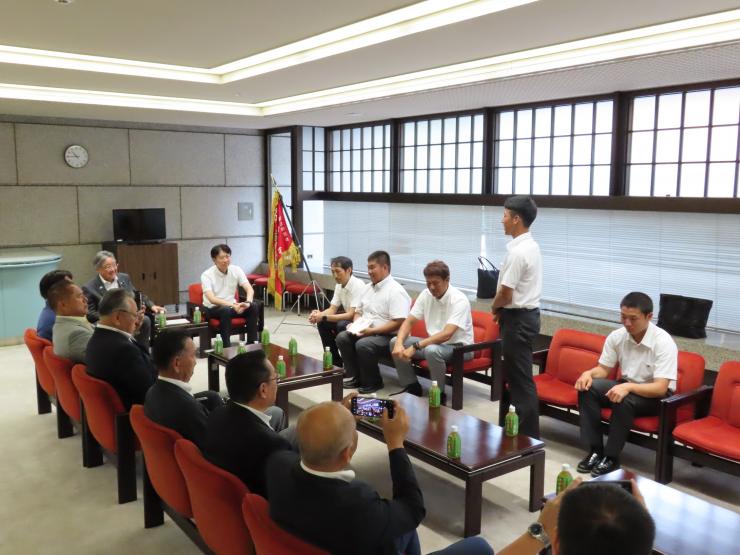 表敬訪問の様子