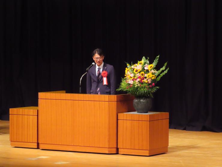 白土幸仁議長の写真