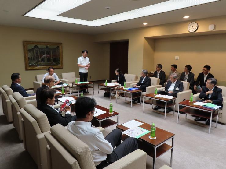 白土幸仁議長の写真