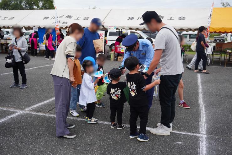 街頭キャンペーンの様子4