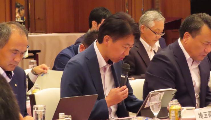 白土幸仁議長の写真