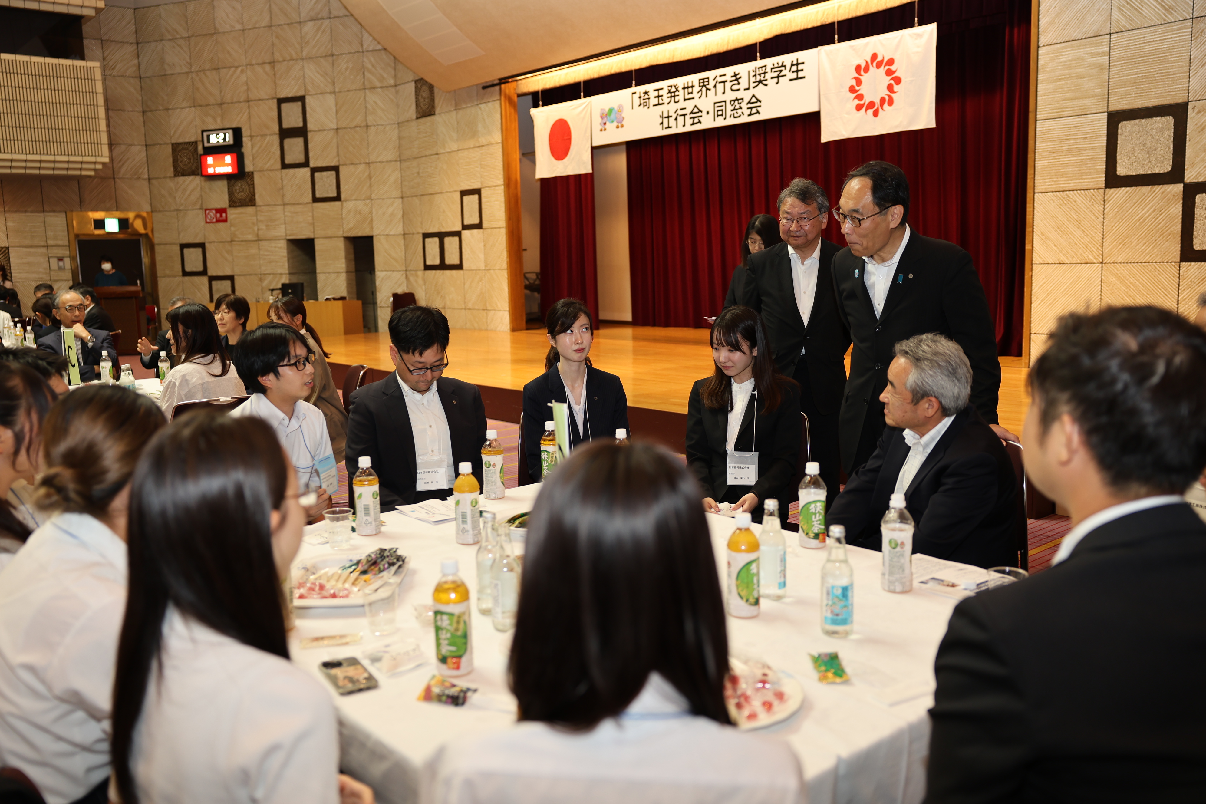 壮行会・同窓会の様子