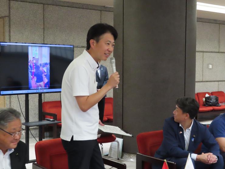 白土幸仁議長の写真