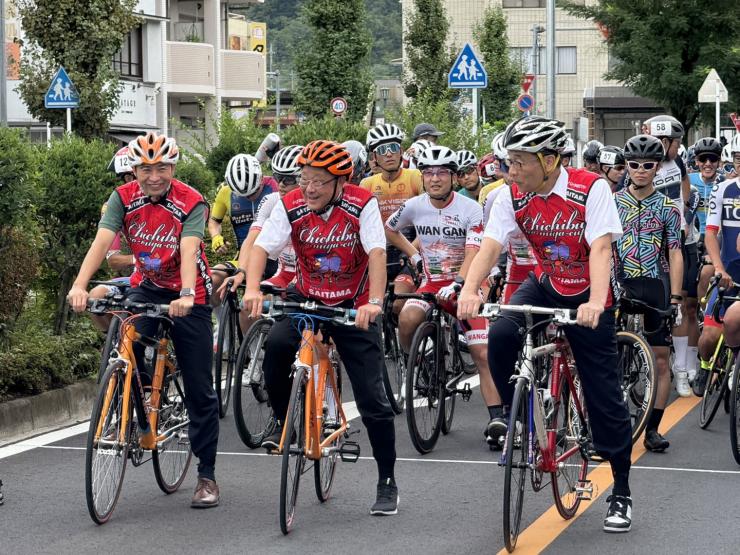 飯塚俊彦副議長