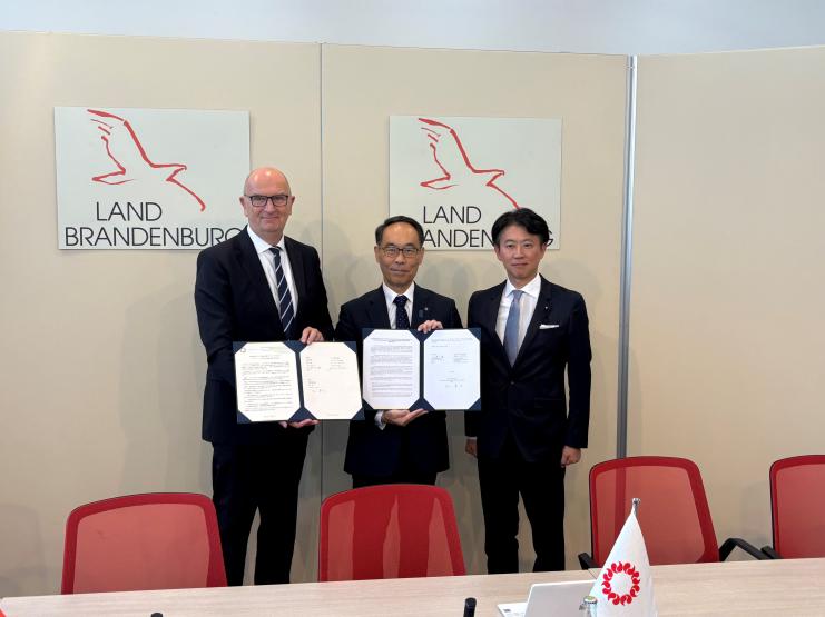 埼玉縣とブランデンブルグ州による共同声明への署名