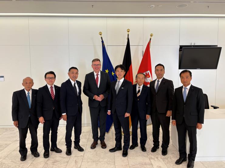 フンケ委員長との記念撮影