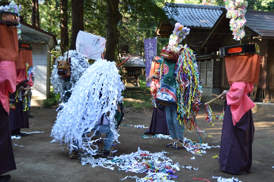 画像：大類の獅子舞