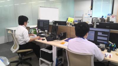 仕事をしている様子