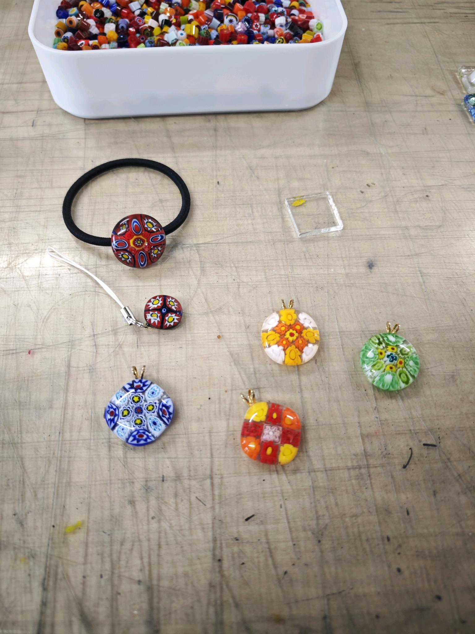 各務ガラス工房のガラスアクセサリー