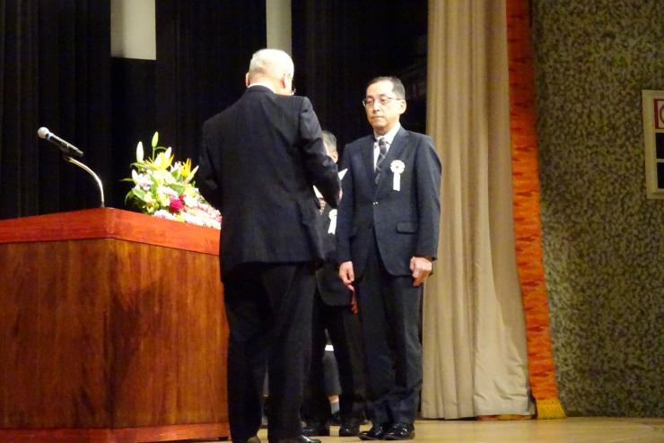 会長表彰(薬事功労)代表受領