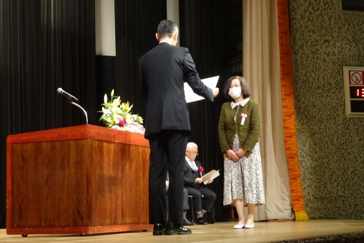 知事表彰代表受領