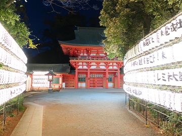 照らし出された楼門