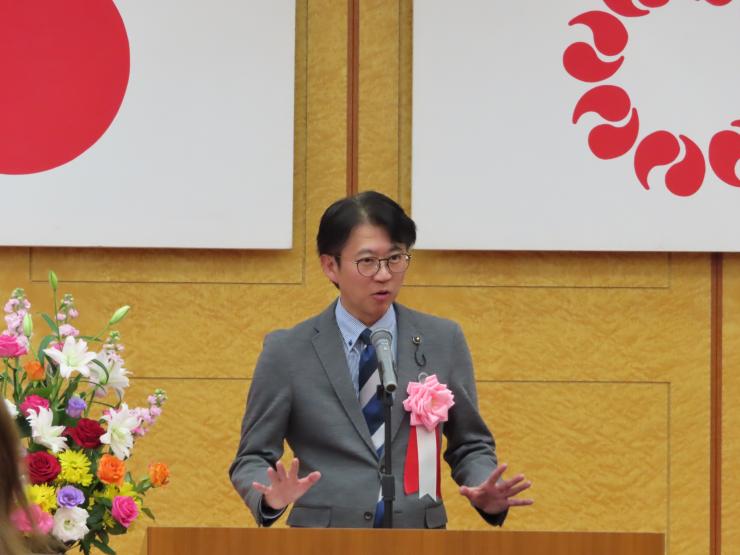 白土幸仁議長の写真