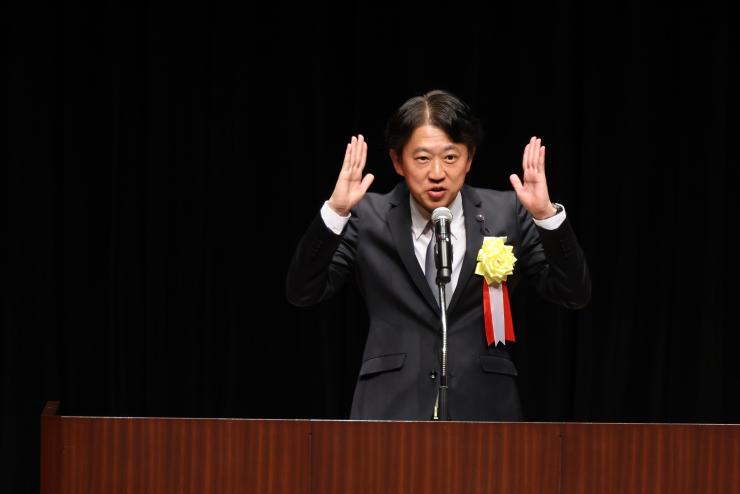 白土幸仁議長の写真