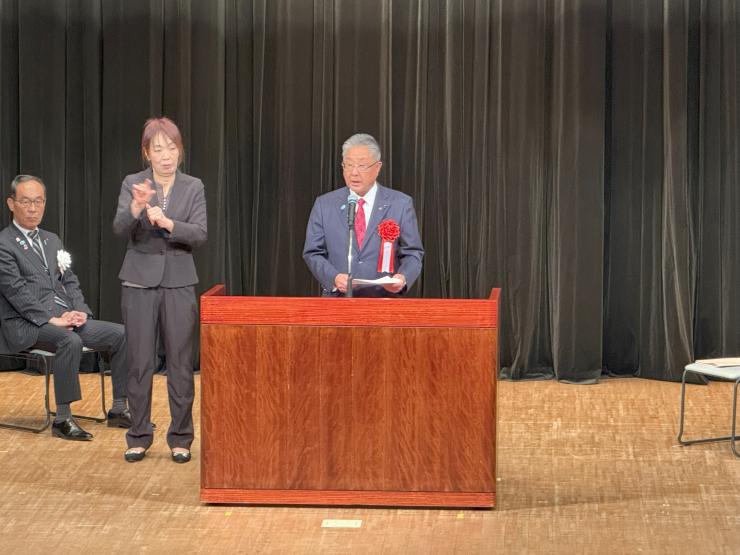 飯塚俊彦副議長の写真